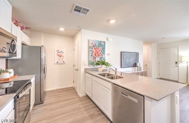 Building Photo - 4980 Apple Mesa Ave