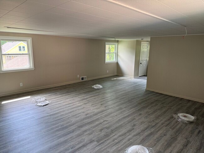 Building Photo - 243 Rockwell St