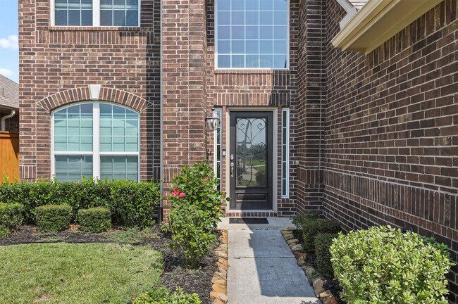 Building Photo - 2425 Village Azalea Dr