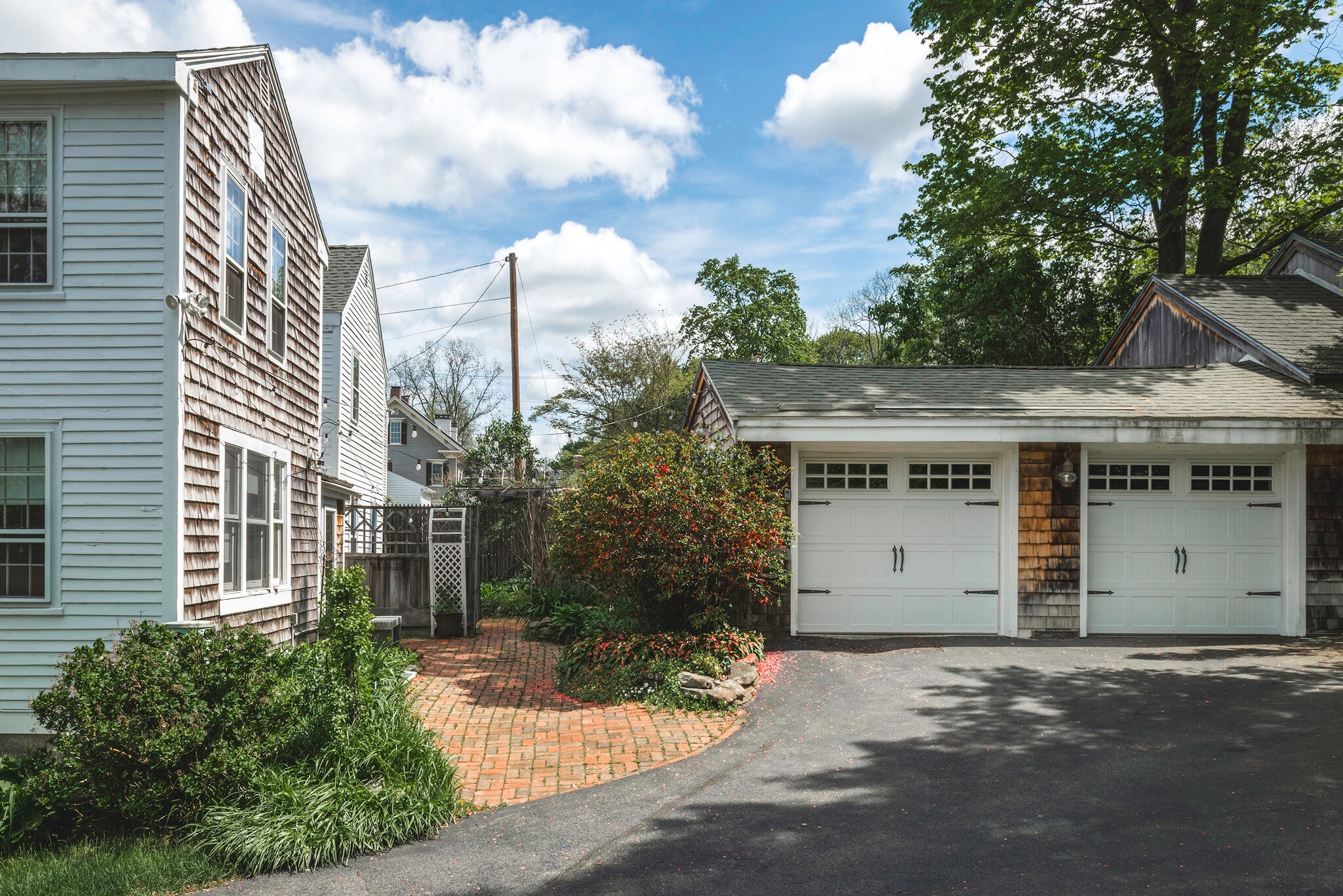 Building Photo - 329 Main St