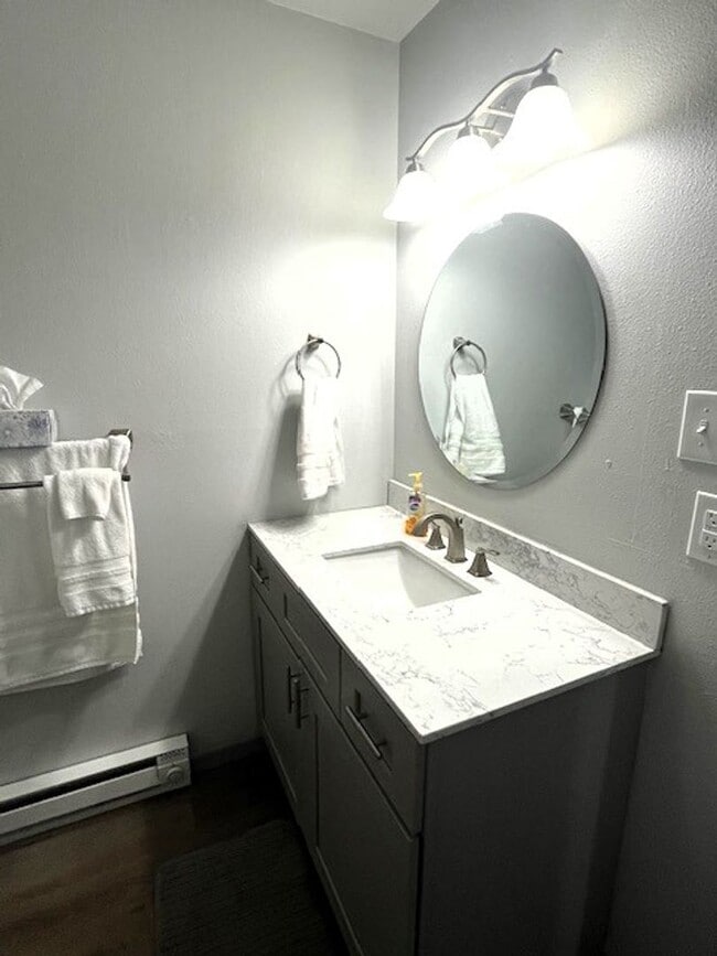 Building Photo - Winter Seasonal Rental- Lakeside Townhouse...