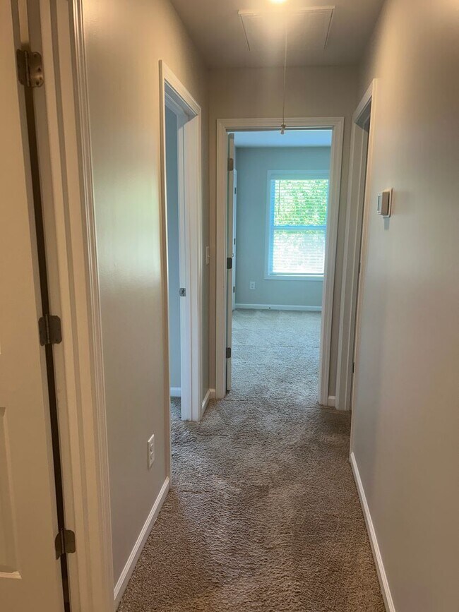 Building Photo - Modern Fountain Park Townhome with Open Floor Plan & 9’ Ceilings
