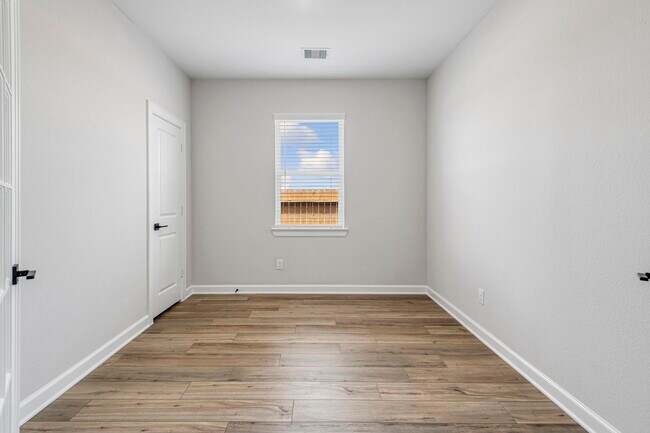 Building Photo - 15671 Honey Cv Dr