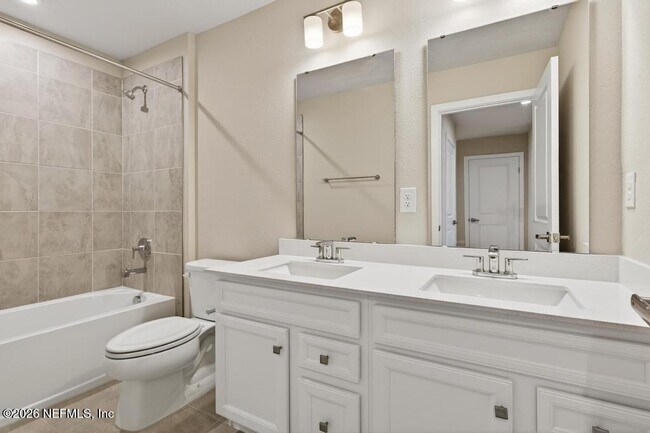 Building Photo - 20 Sabal Ct