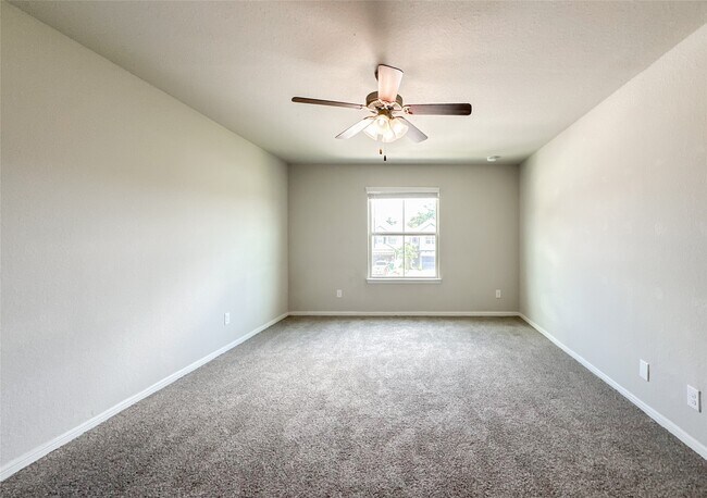 Building Photo - 105 Camelot Pl Ct