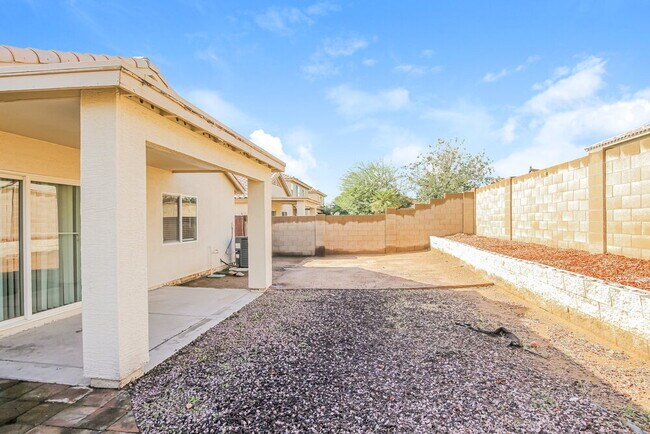 Building Photo - 12024 W Rosewood Dr