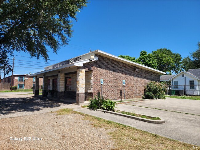 Building Photo - 410 Rosamond St