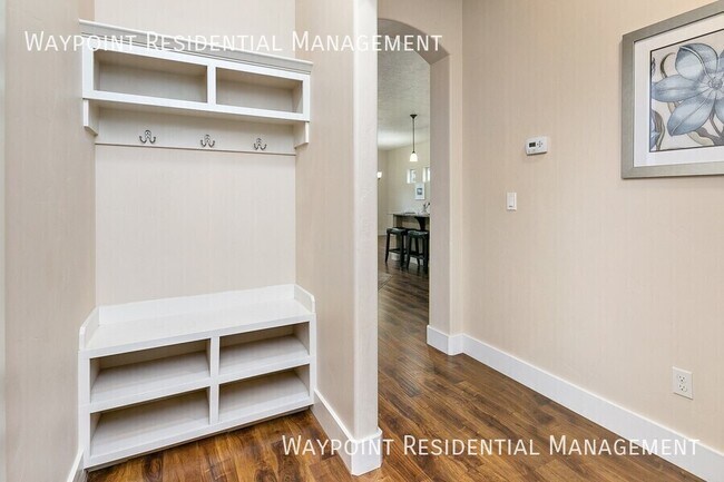 Building Photo - 2686 Vallin Ave N