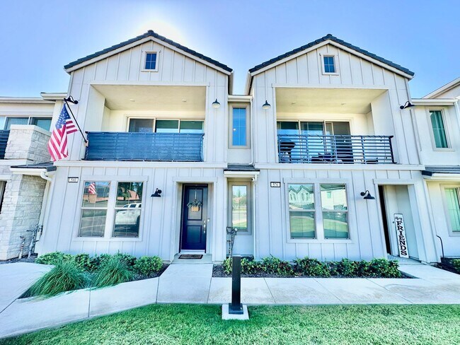 Building Photo - Newly Built Clovis 3/2