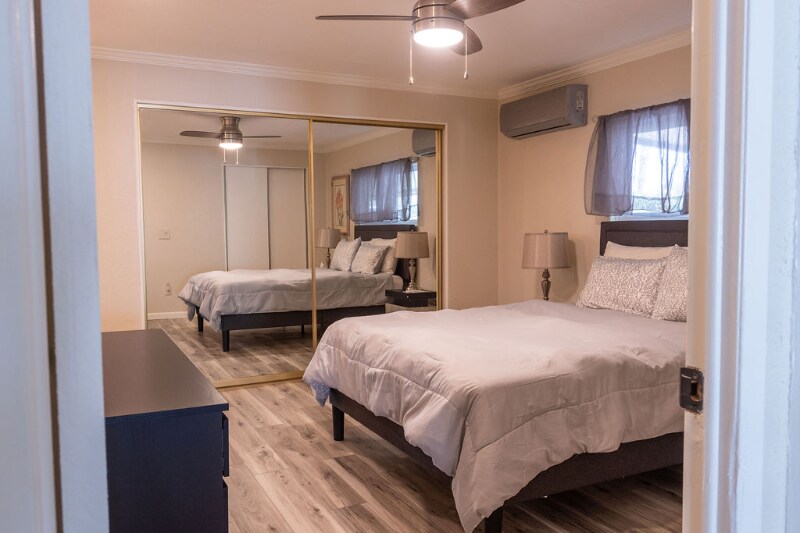 Building Photo - 1010 Palm Canyon Dr