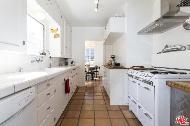 Building Photo - 1505 Occidental Blvd