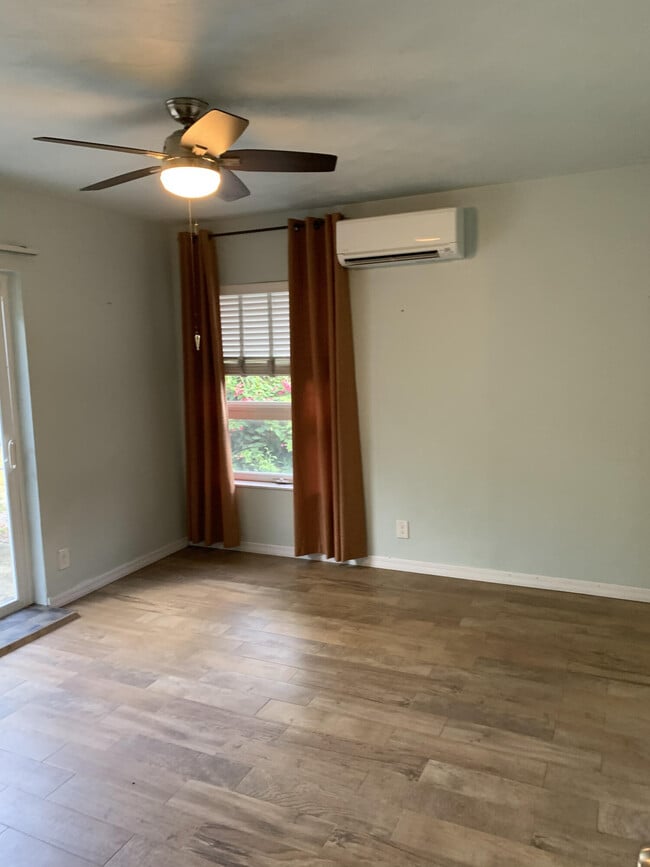 Building Photo - 1500 NW 5th Ave