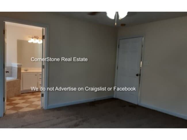 Building Photo - 1760 Renwick Dr