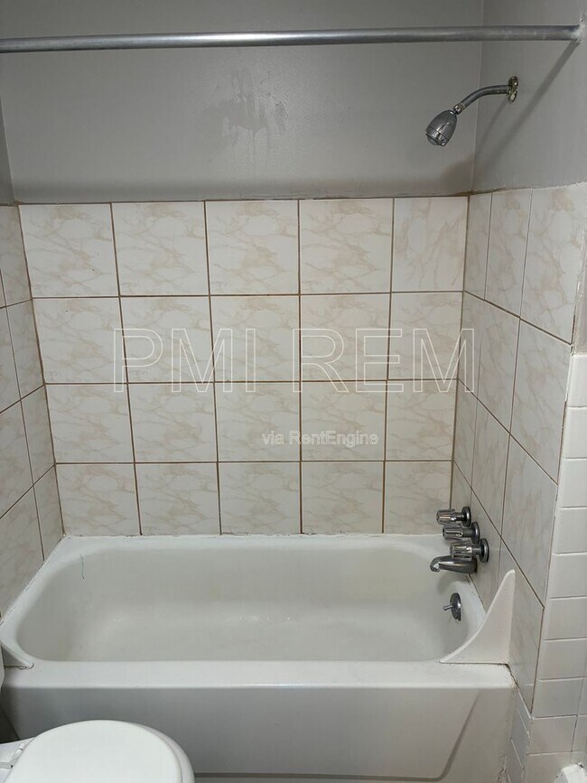 Building Photo - 14221 Triskett Rd