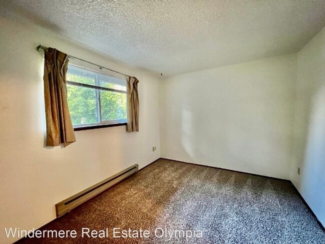 Building Photo - 2 br, 1.5 bath House - 1605 16th Ct SE Unit B