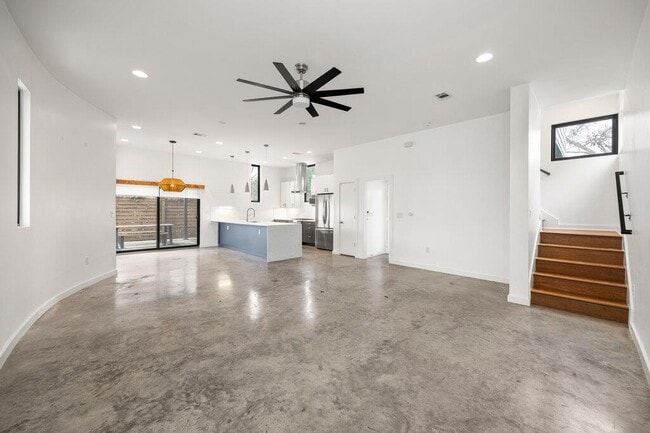 Building Photo - 4711 Gonzales St