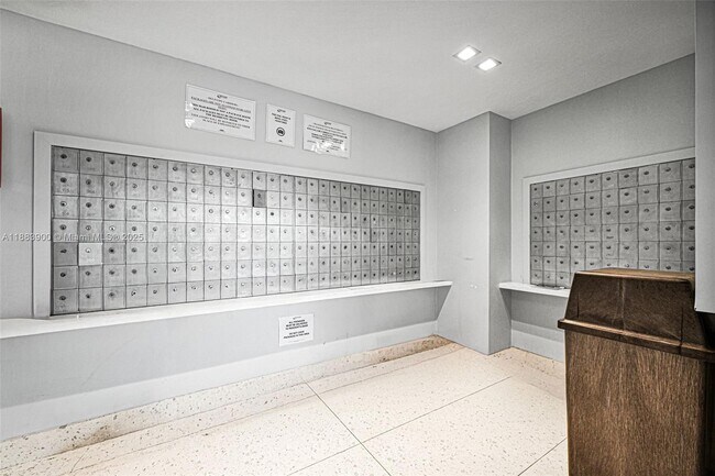 Building Photo - 20335 W Country Club Dr