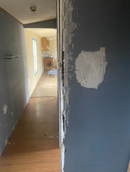 Building Photo - 120 Wilderness Park