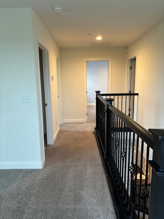 Building Photo - Move In Ready!  3-Bedroom 2.5 Bath with Loft for Rent in Guadalupe