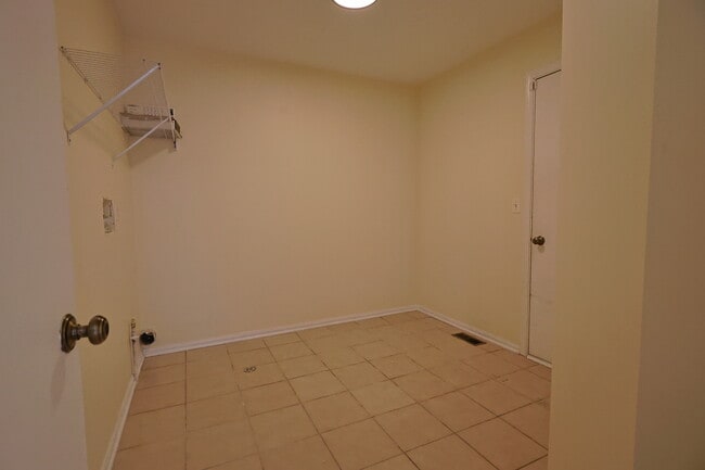 Building Photo - 14252 S Hemingway Cir