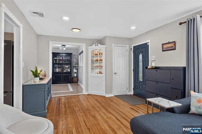 Building Photo - 8 Coyles Ct