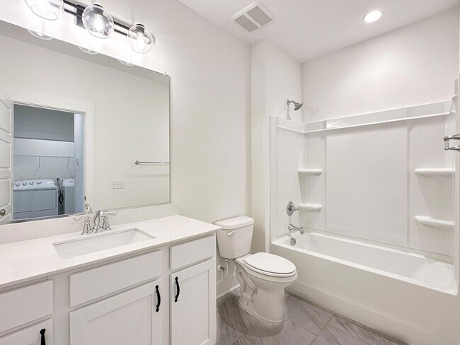 Building Photo - 250 Symphony Ave