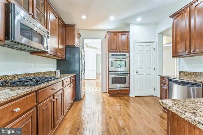 Building Photo - 8561 Barrow Furnace Ln