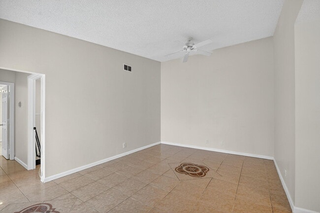 Building Photo - 2701 Waterview Cir