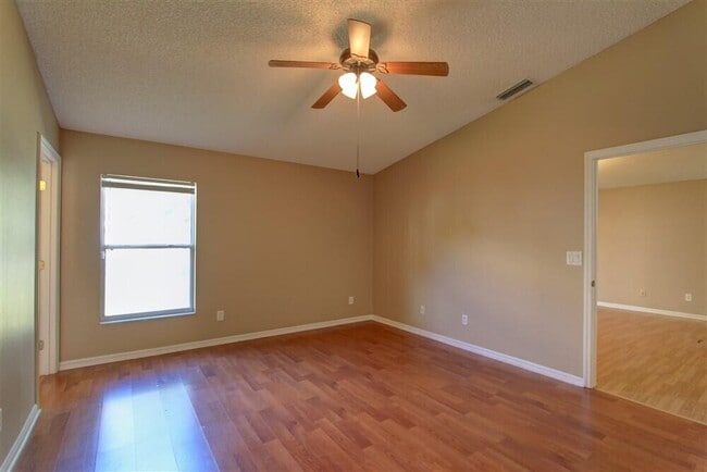 Building Photo - 2477 Deercroft Dr