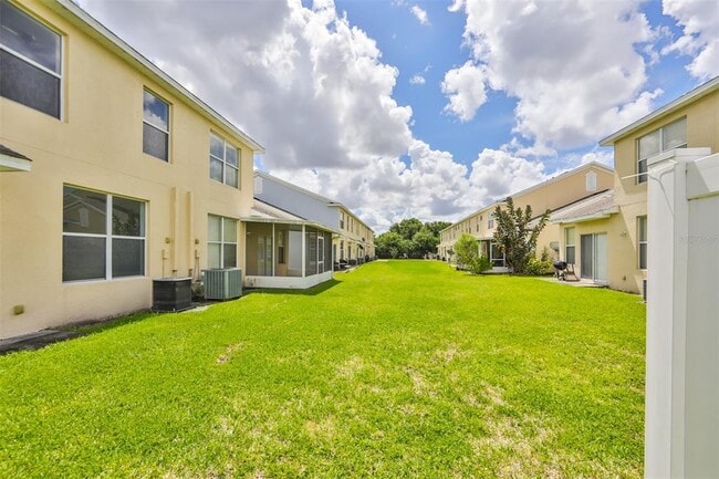 Building Photo - 9815 Carlsdale Dr