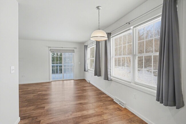 Building Photo - 3 Bedroom Home in Bainbridge