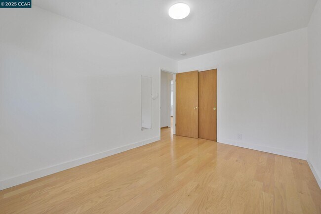 Building Photo - 2134 McGee Ave