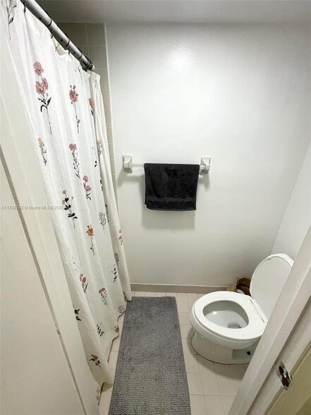 Building Photo - 2811 SW 87th Ter