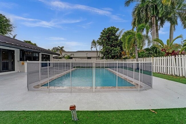 Building Photo - 3501 N Park Rd