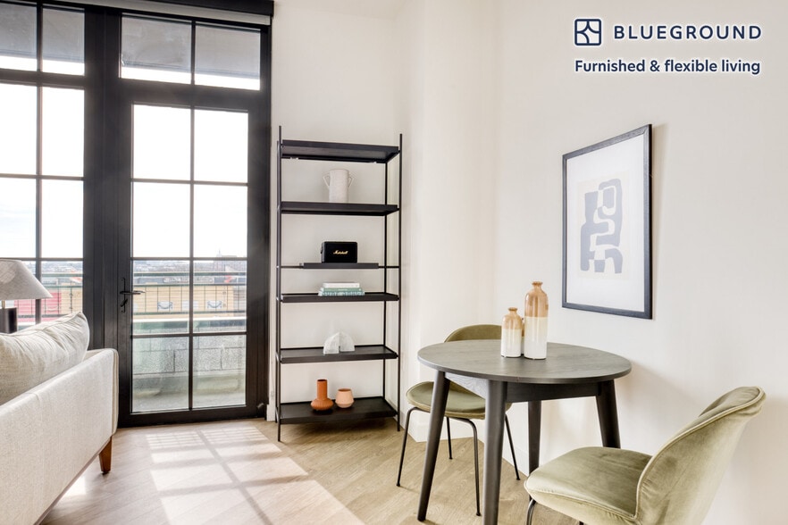 Building Photo - 550 Morse St NE