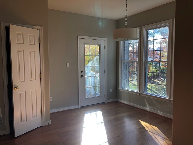Building Photo - 4150 San Marco Dr