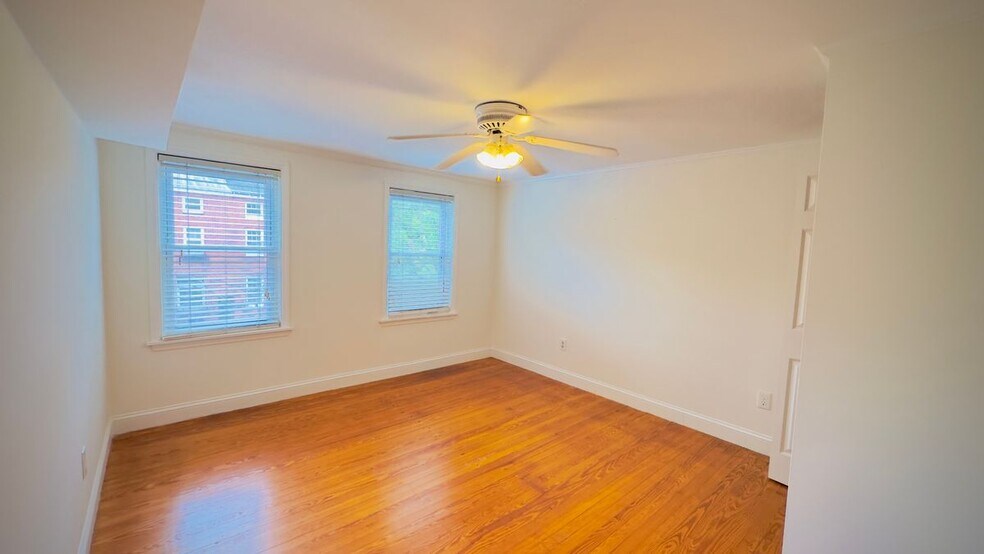 Building Photo - 2234 Fleet St