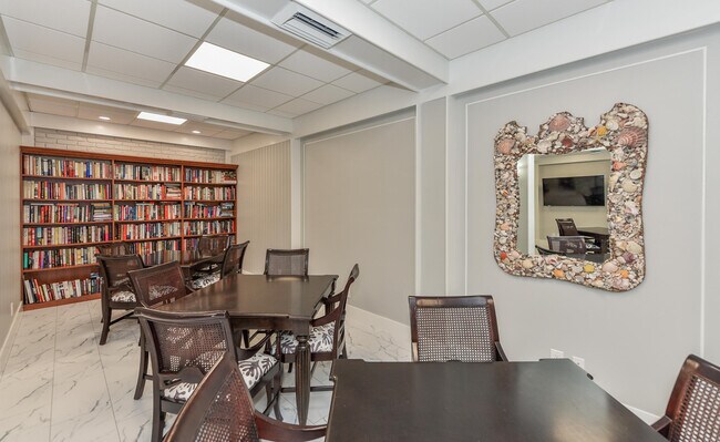 Building Photo - 2860 S Ocean Blvd