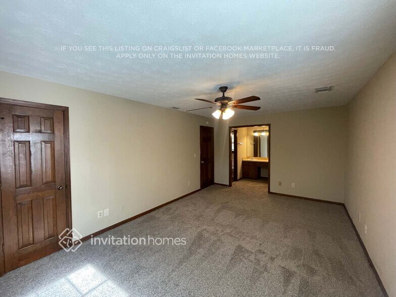 Building Photo - 5120 E Shore Dr SW