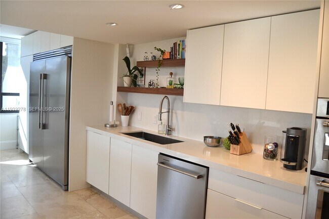 Building Photo - 11113 Biscayne Blvd