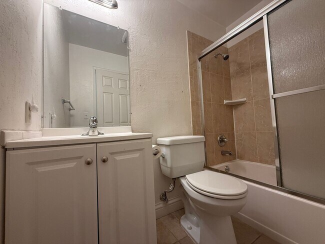 Building Photo - Bright 2-bedroom, 1-bath Townhouse-style Condo in San Jose
