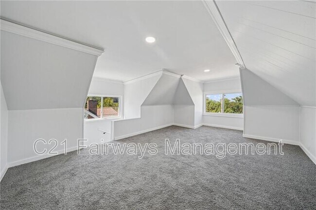 Building Photo - 1231 Denisonview St