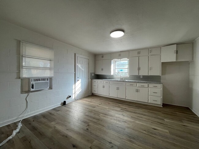 Building Photo - Sun-Kissed Snyder Retreat – Modern Comfort Meets Classic Charm