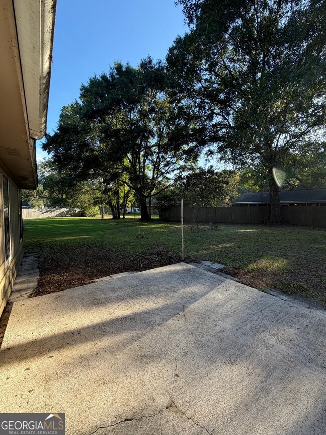 Building Photo - 107 Pineneedle Ct