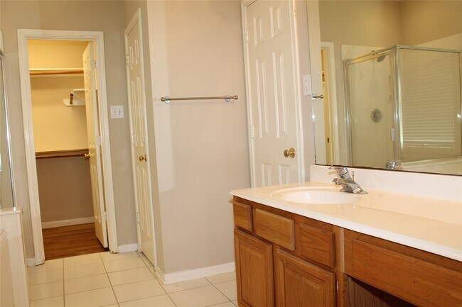 Building Photo - 3623 Chatwood Dr