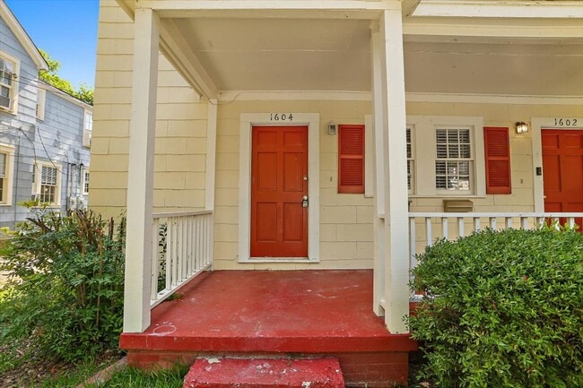 Building Photo - 1602/04 Saint Mary Street