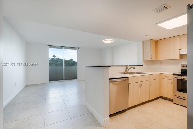 Building Photo - 3000 Coral Wy