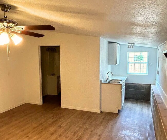 Building Photo - Backhouse Efficiency For Rent