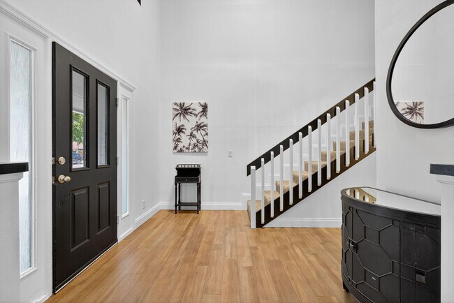 Building Photo - 2606 Monaco Terrace