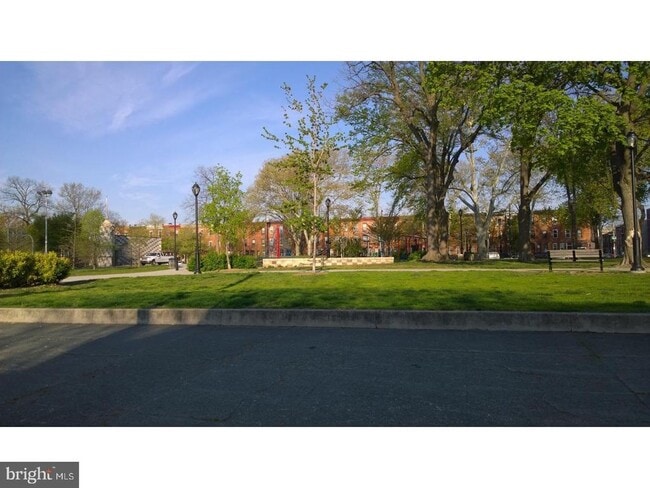 Building Photo - 224 Watkins St